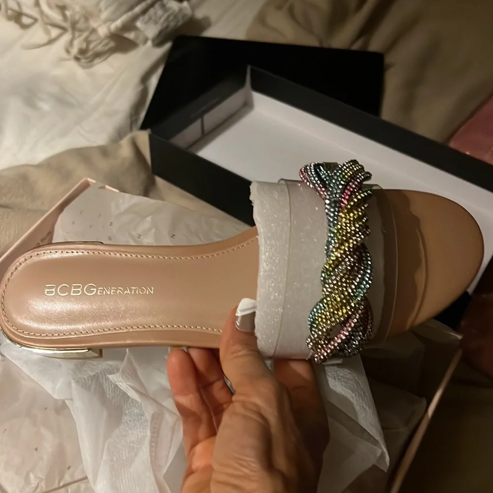 💓New Listing💓 BCBGeneration Crystal Embellished Sandal size 8.5  FIRM PRICE 😊 - Picture 9 of 9